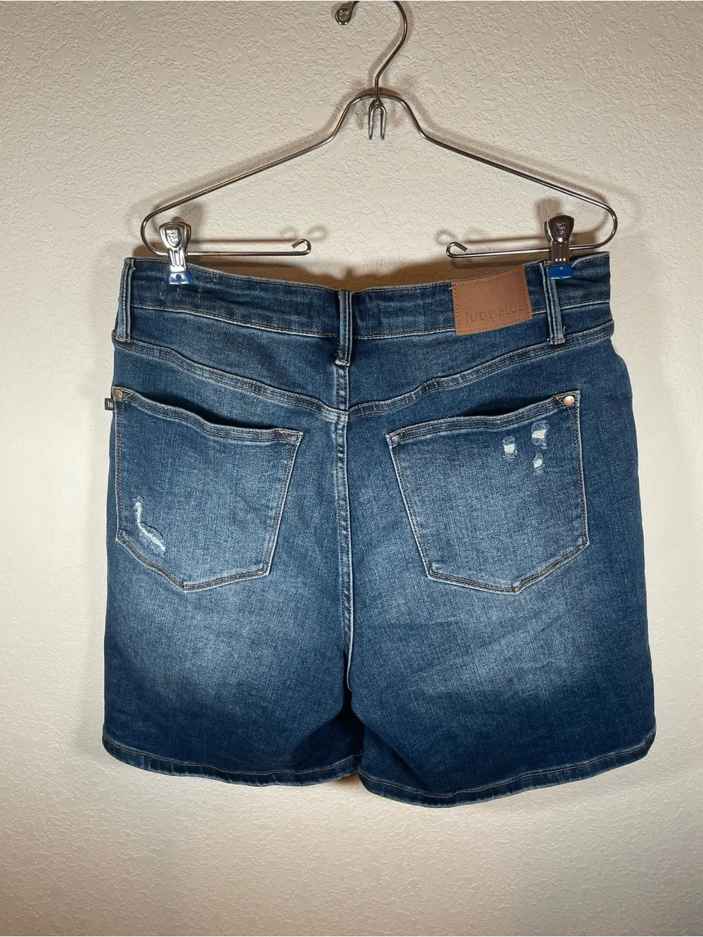 Judy Blue Mid-Rise Distressed Classic Medium Wash Denim Shorts Size 1X